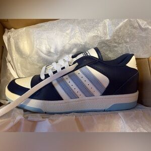 NIB Boys Adidas low top Break Start J sneakers